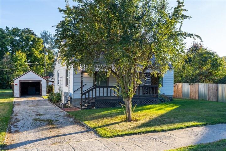 Property Photo: 807 W Main Ave WA 99109