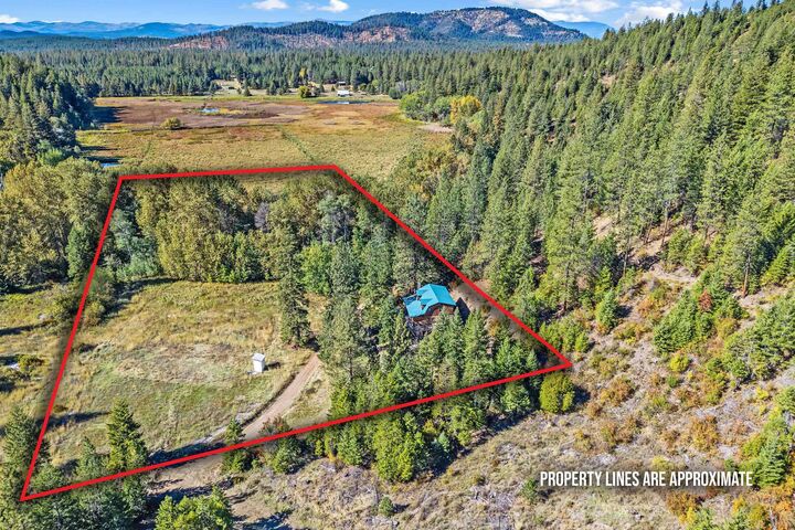 Property Photo: 3979 Taylor Ranch Way WA 99148