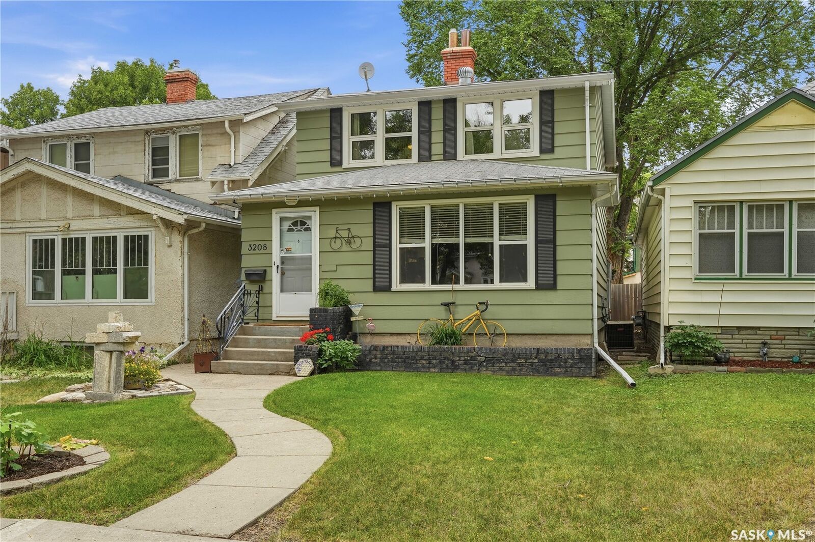 Property Photo: 3208 Victoria Avenue SK S4T 1L4