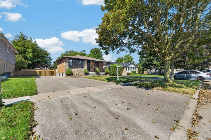 Property Photo:  382 Fairlawn Street  ON L1J 4R3 
