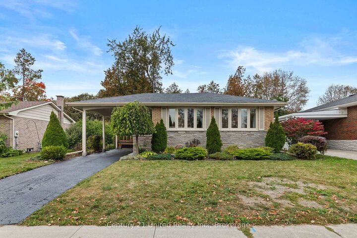 Property Photo:  1203 Royal Drive  ON K9H 6R3 