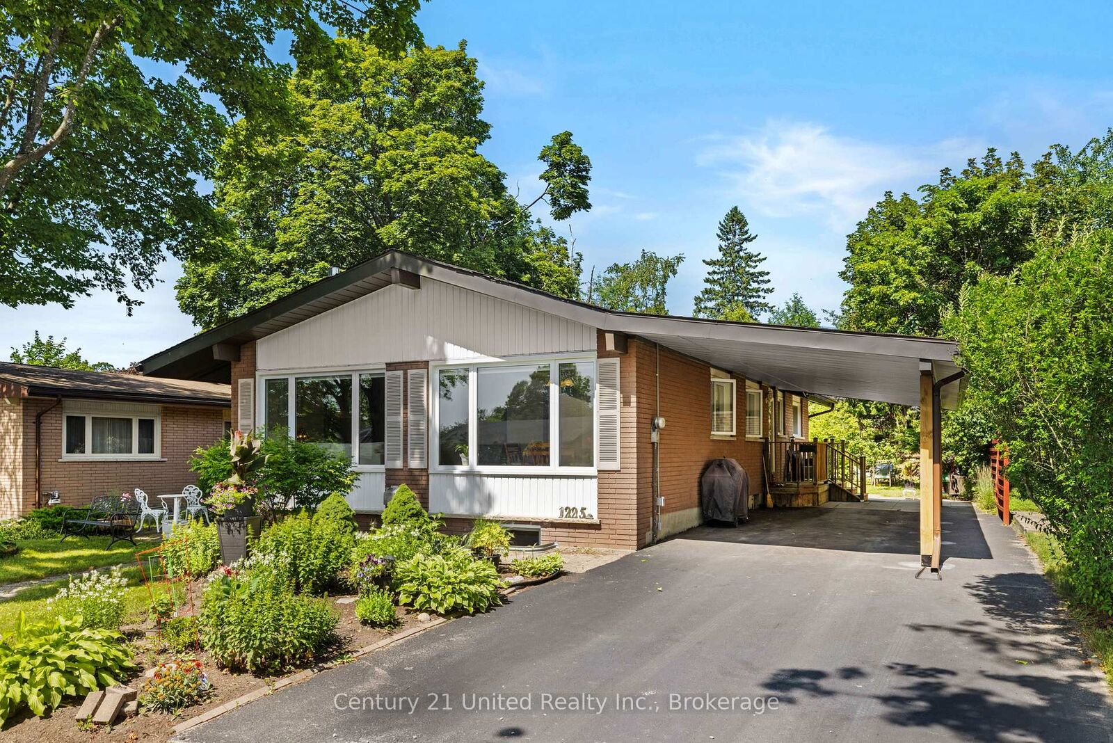 Photo de la propriété: 1225 Milburn Street ON K9H 6P3