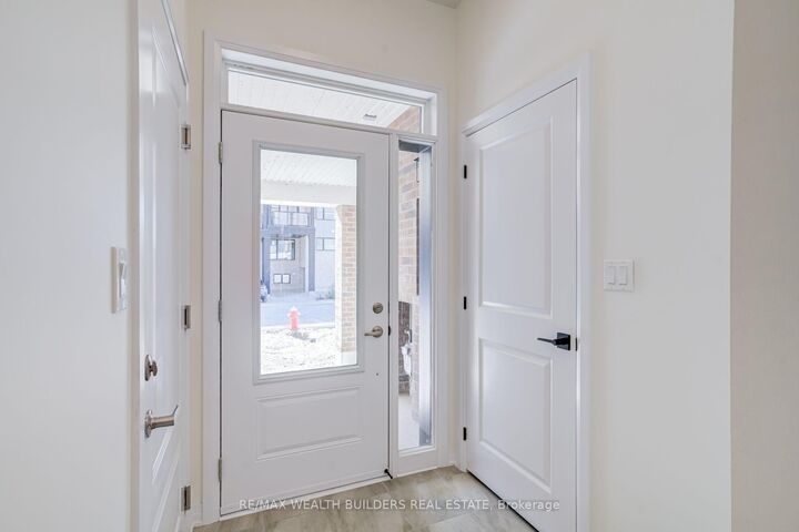 Property Photo:  6 Thornbird Crescent Upper  ON L6V 3N5 