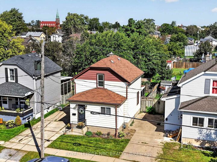 Property Photo:  26 Lyndon Street W  ON L2V 3J7 