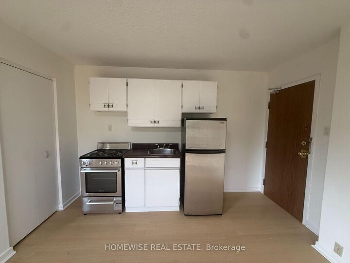 Property Photo:  5 High Park Boulevard 301  ON M6R 1M5 