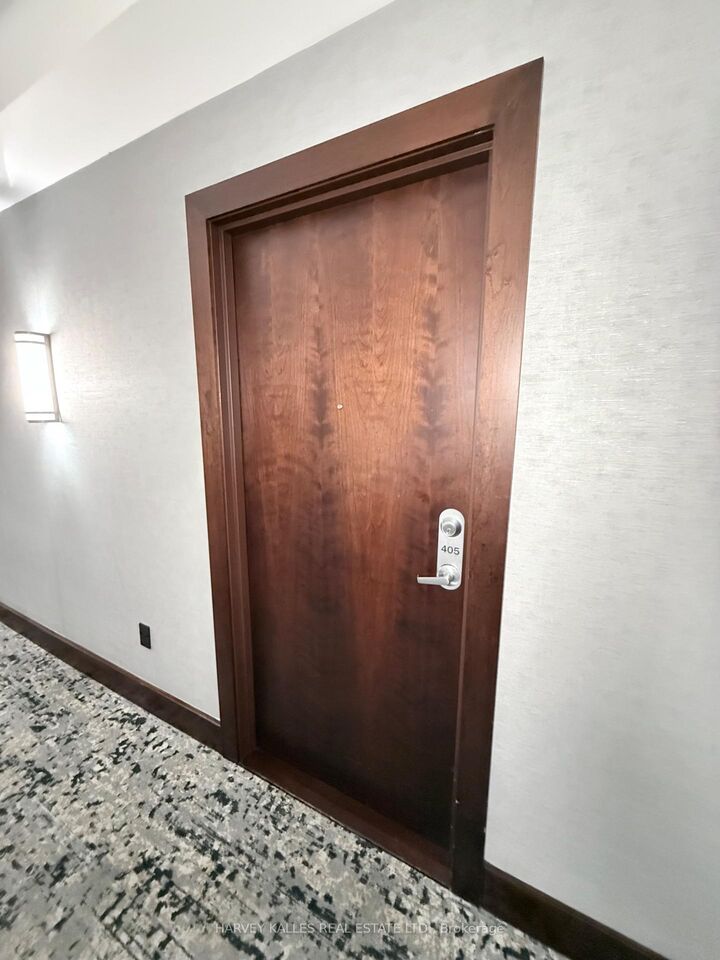 Property Photo:  2470 Prince Michael Drive 405  ON L6H 0G9 