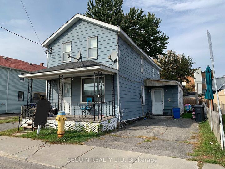 Photo de la propriété:  223-225 Higginson Street  ON K6A 1G6 