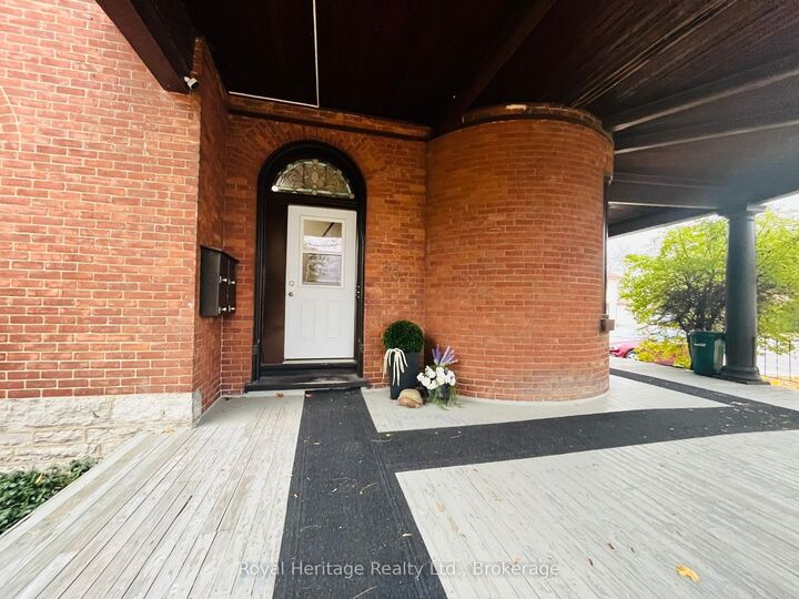 Property Photo: 80 Bridge Street W 3 ON K8P 1J5
