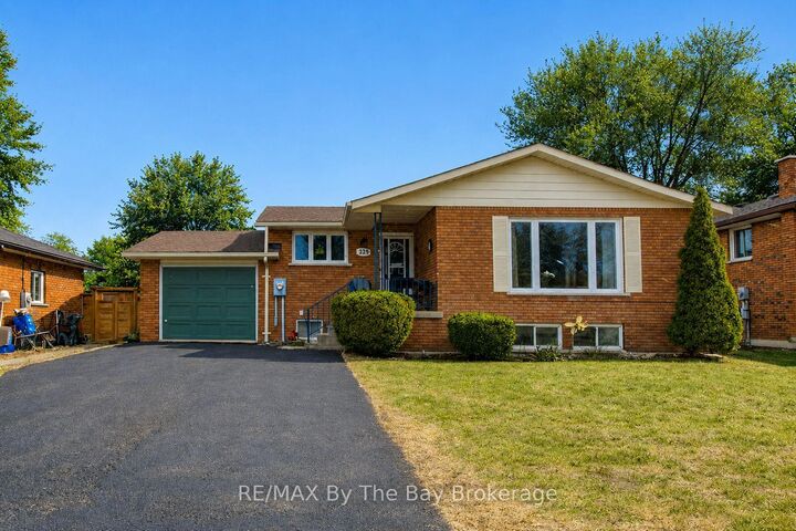 Property Photo:  229 Datas Drive E  ON L0M 1S0 