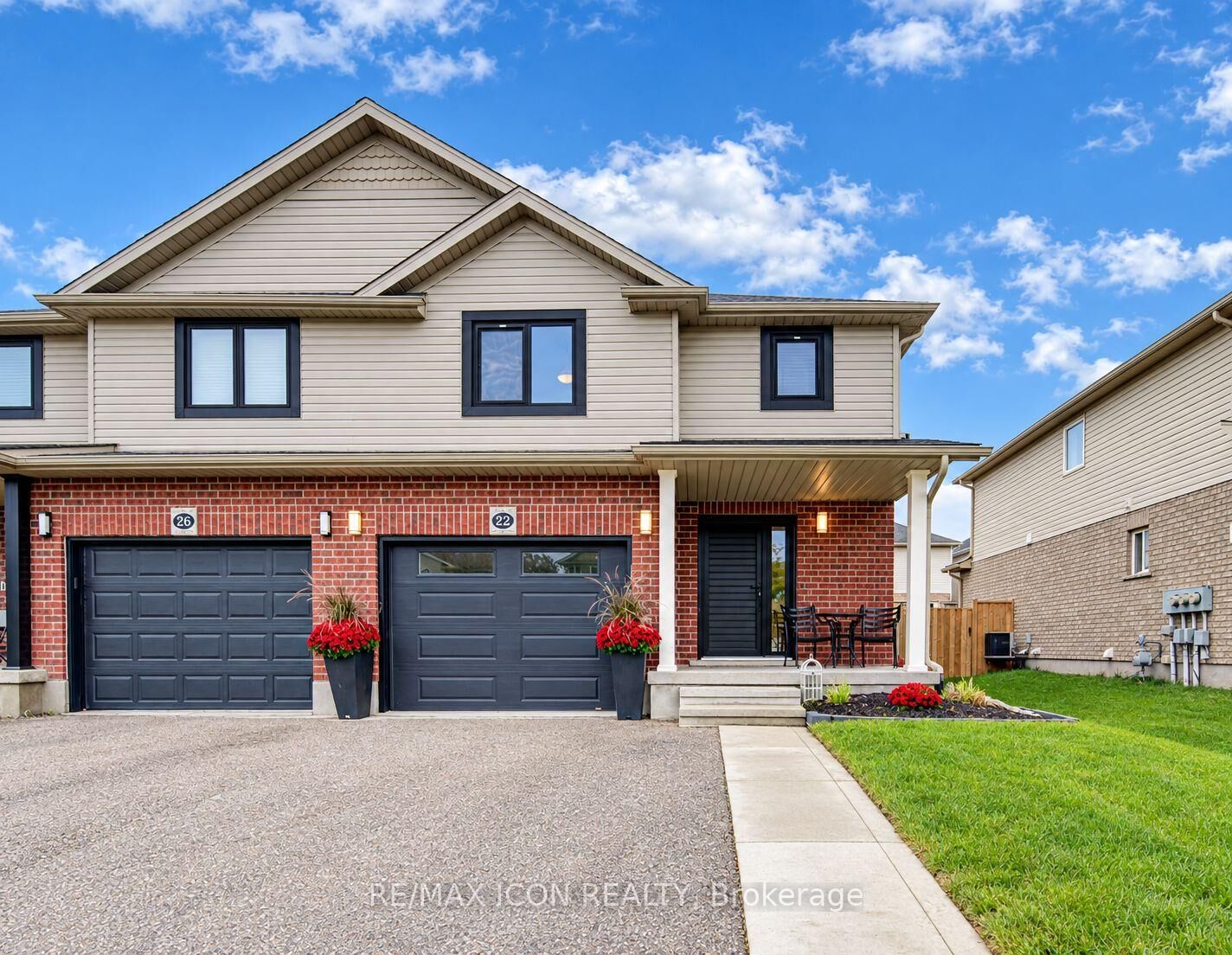 Property Photo:  22 Poffenroth Path  ON N3B 3P5 