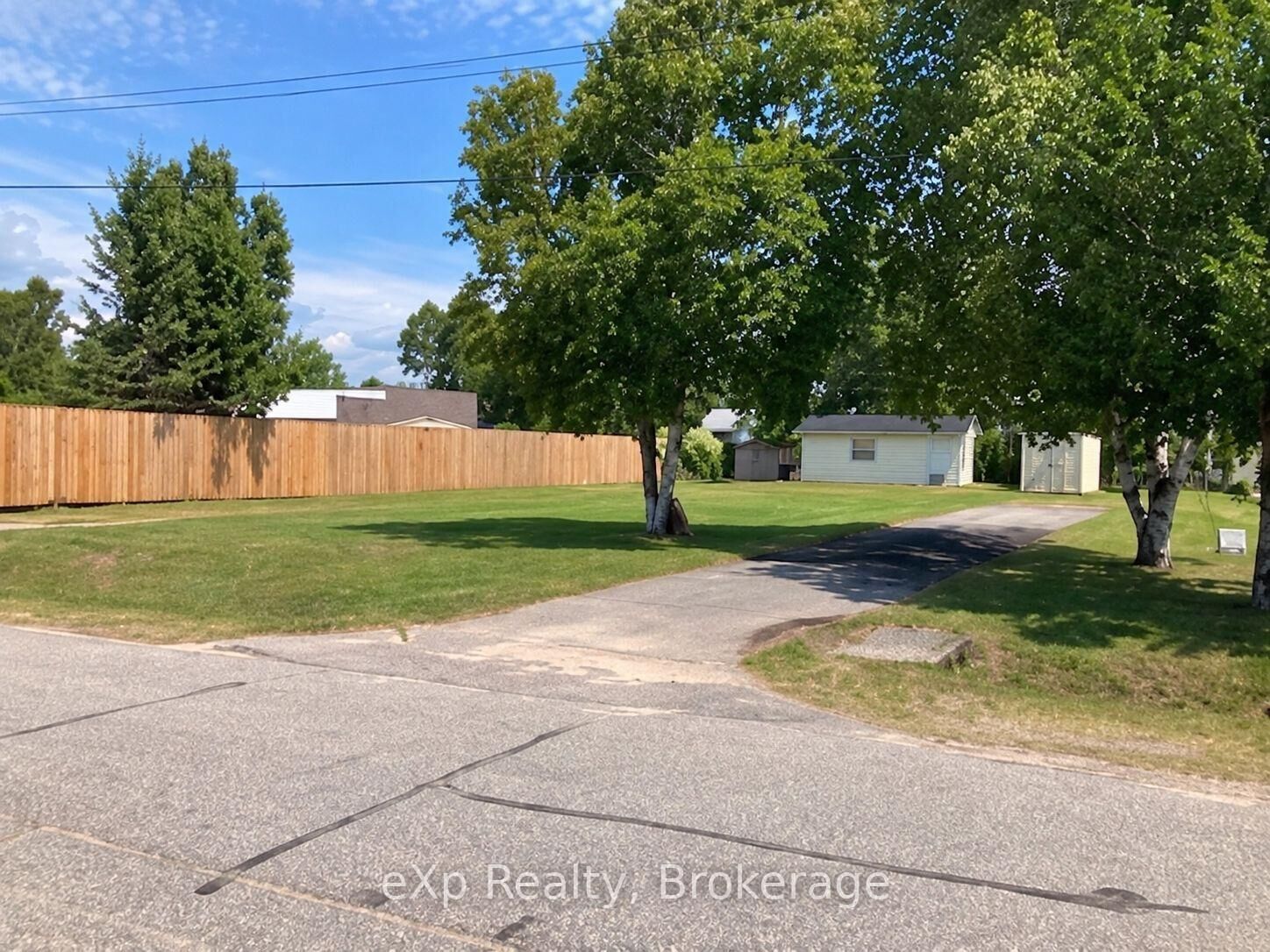Property Photo:  8 Cedar Court  ON P0A 1X0 