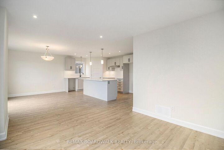 Photo de la propriété:  1194 Montblanc Crescent  ON K0A 1W0 