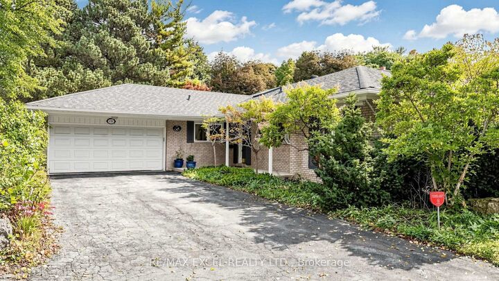 Property Photo:  131 Burbank Drive  ON M2K 1N6 
