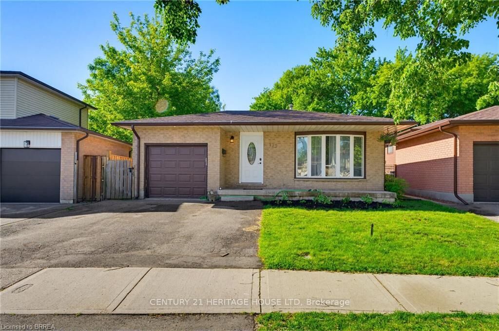 Photo de la propriété:  179 Banbury Road  ON N3P 1E6 