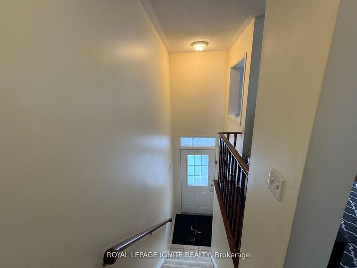 Property Photo:  72 Oakins Lane  ON L1T 0H1 