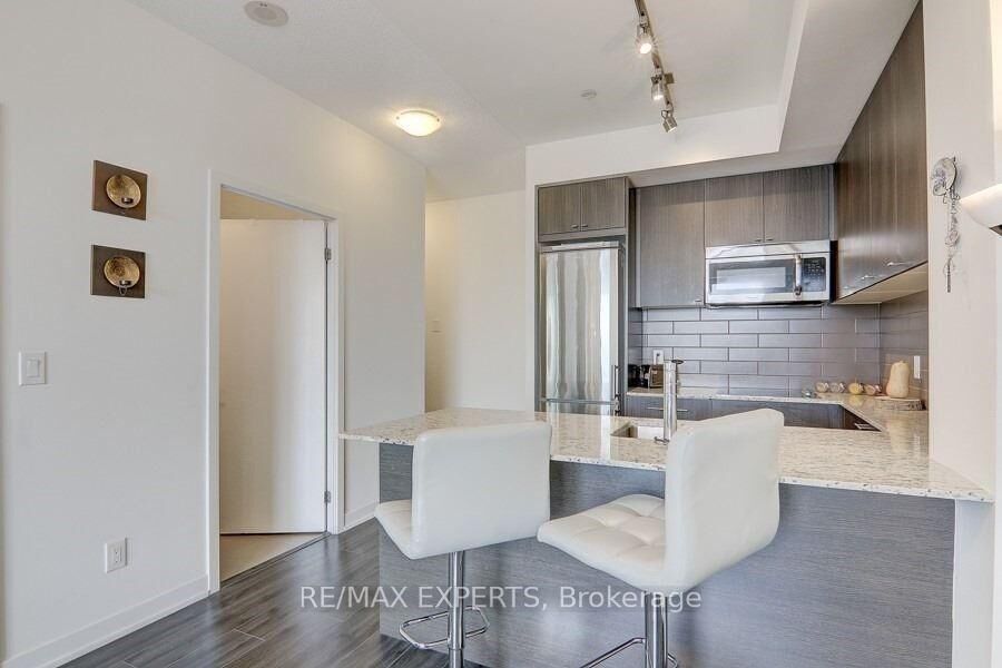 Property Photo:  18 Rean Drive 607  ON M2K 1H3 