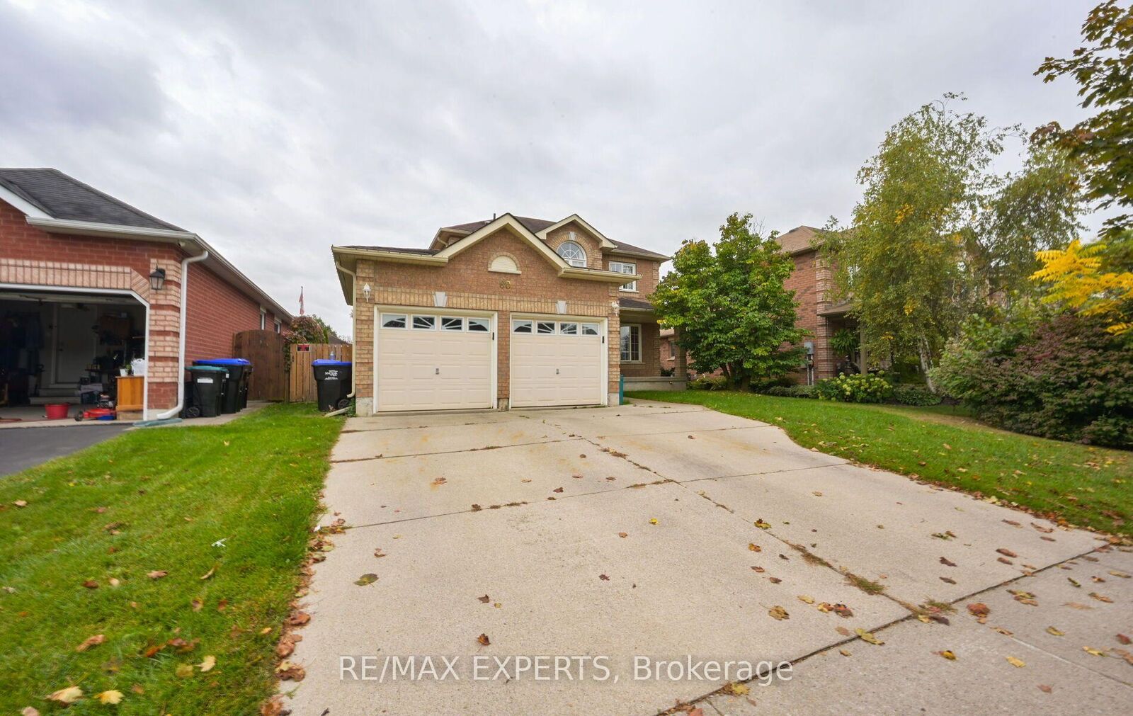 Property Photo:  60 Darling Crescent  ON L9R 1P4 