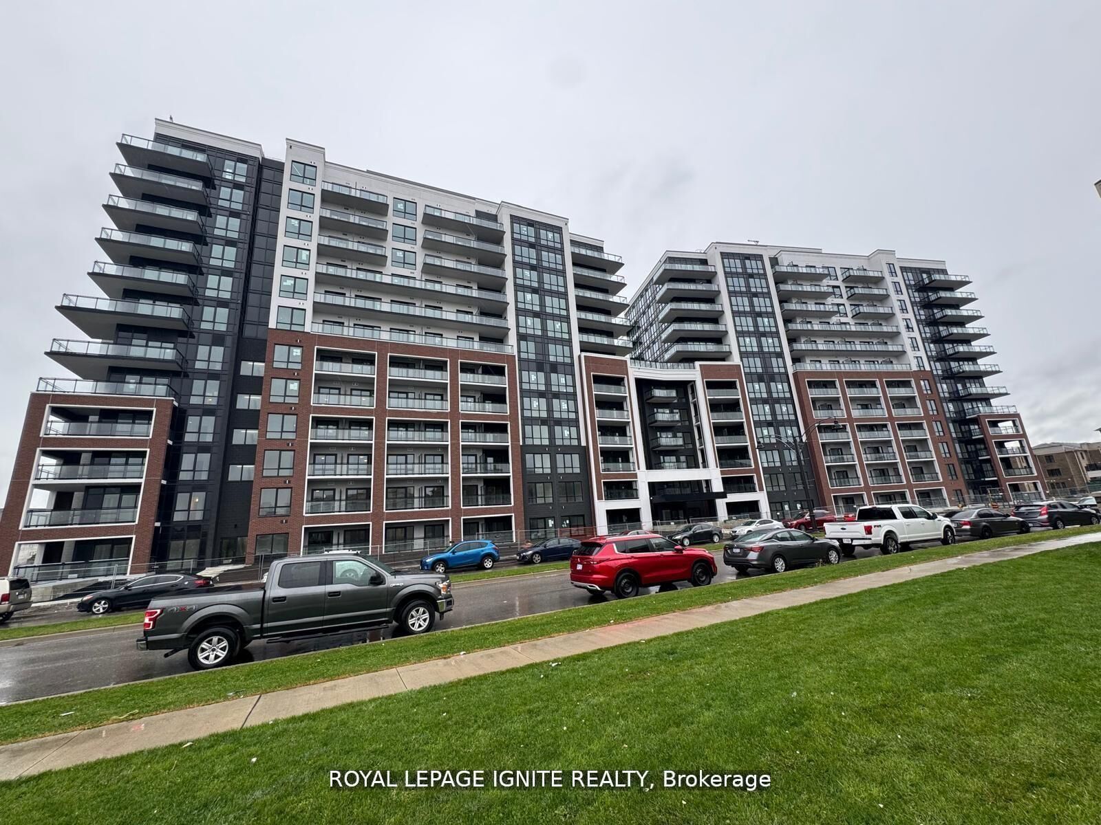 Property Photo:  51 Clarington Boulevard 1018  ON L1C 7J8 