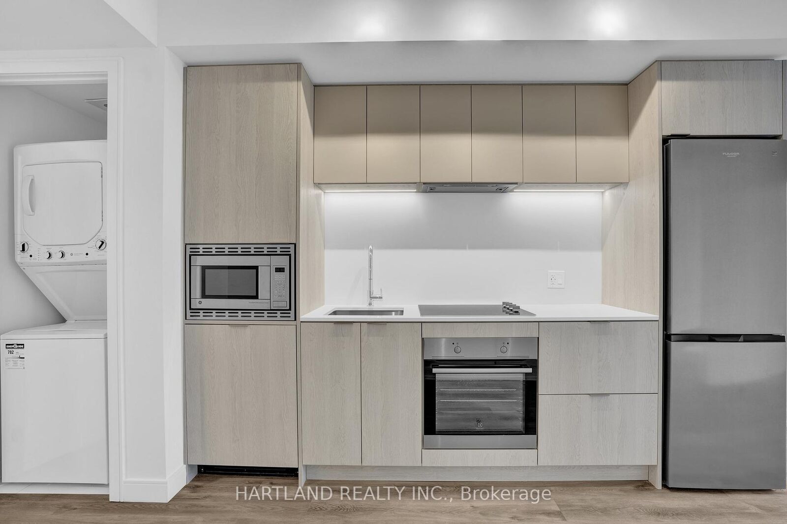 Property Photo:  1 Jarvis Street 928  ON L8R 3J2 