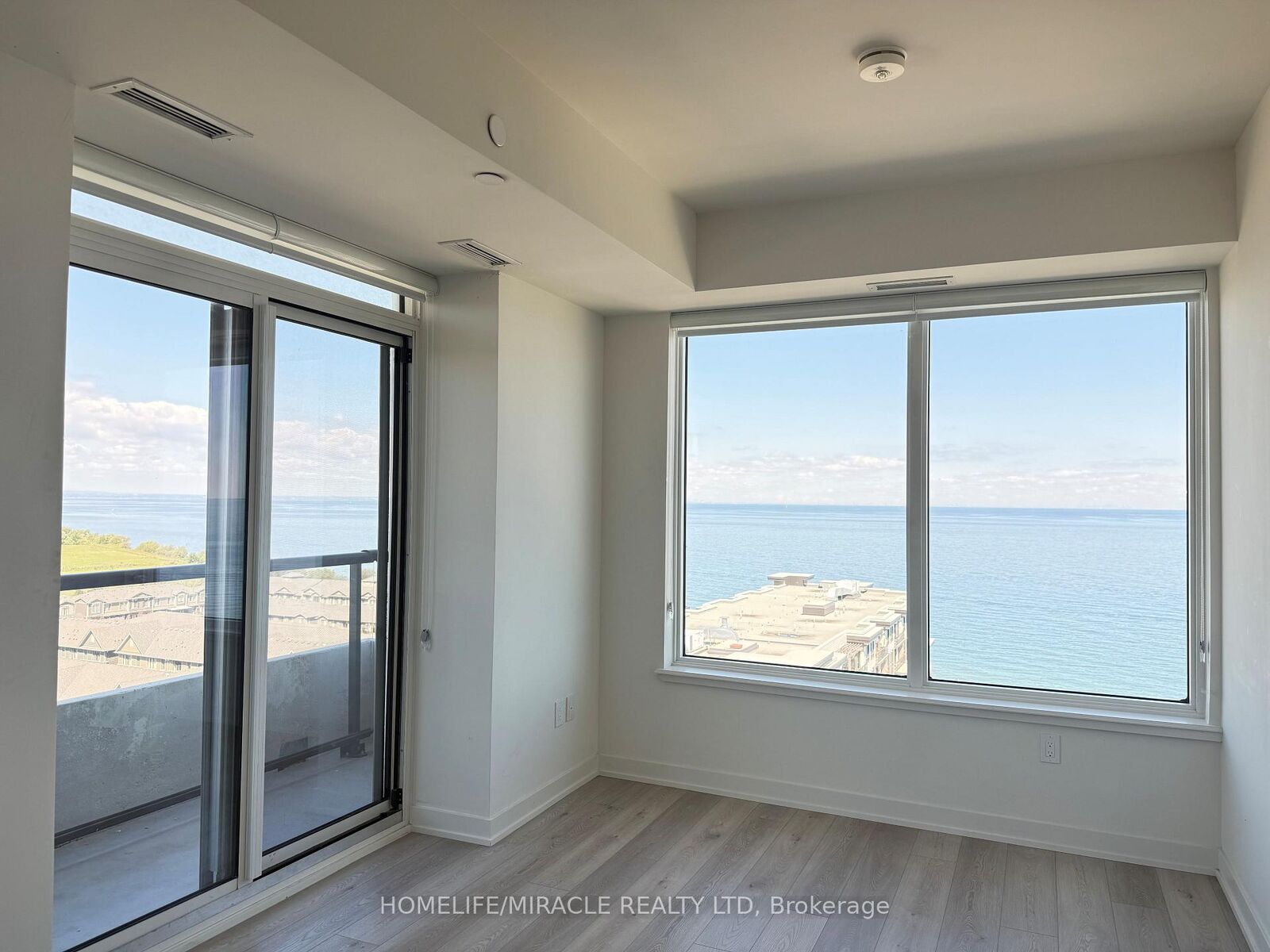 Property Photo:  385 Winston Road 1105  ON L3M 0J3 