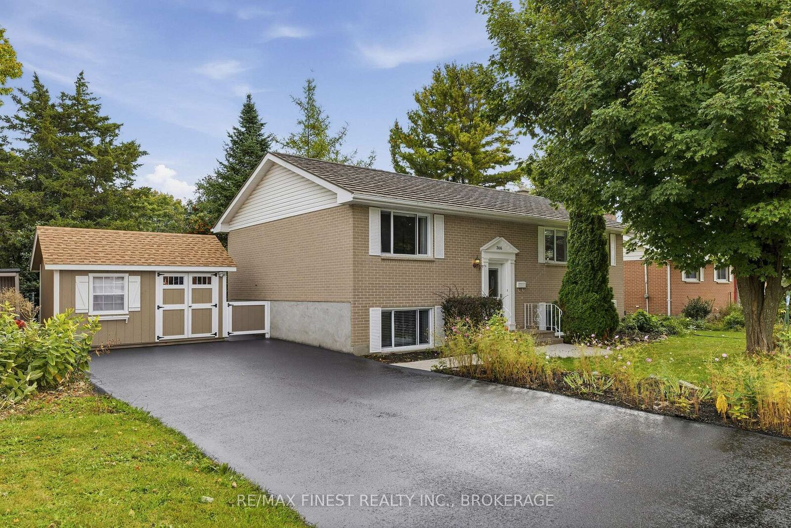 Property Photo:  366 Roosevelt Drive  ON K7P 0L8 