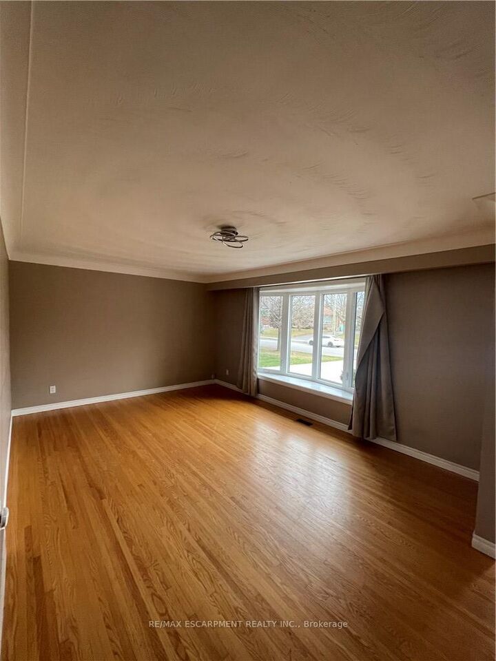 Property Photo:  23 Woodsview Avenue W  ON L3M 3S7 