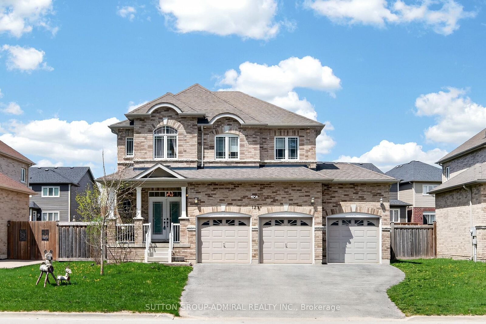 Property Photo:  121 Centre Street  ON L0M 1B0 