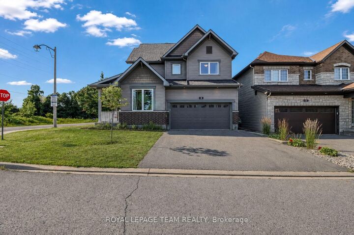 Photo de la propriété:  3 Stoneleigh Street  ON K2G 7A2 