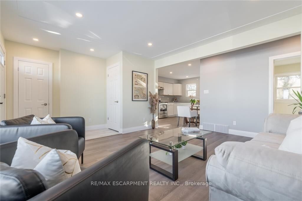 Photo de la propriété: 58 Sandalwood Avenue ON L8T 2E3