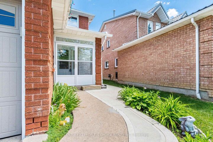 Property Photo:  4844 Owl Circle  ON L4Z 2P7 