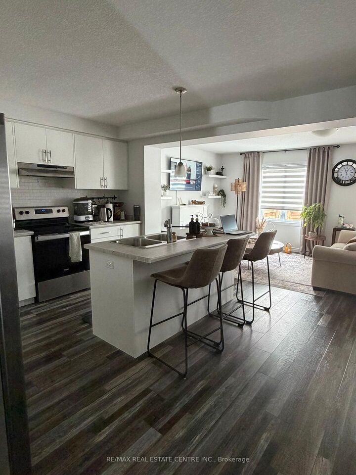 Property Photo:  2986 Turner Crescent  ON N6M 0J3 