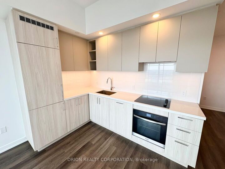 Property Photo:  21 Meadowdale Road 1912  ON L4K 0H6 
