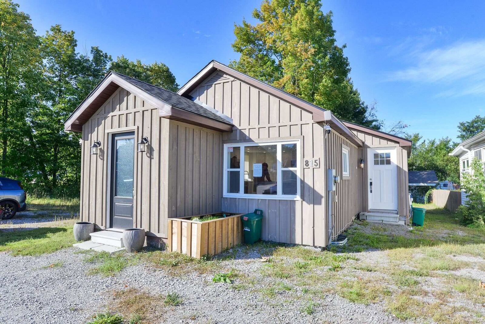 Property Photo:  815 Muskoka Road S  ON P1P 1K2 