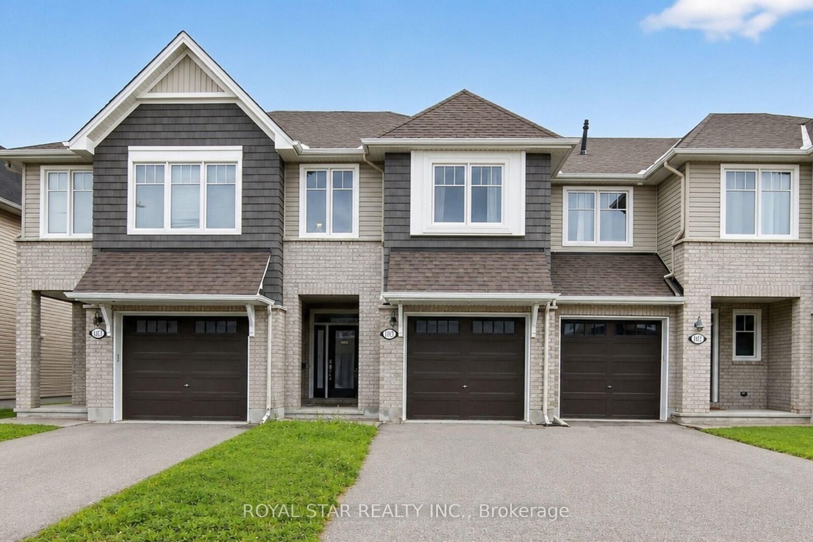 Property Photo:  105 Eric Maloney Way  ON K1T 0R2 