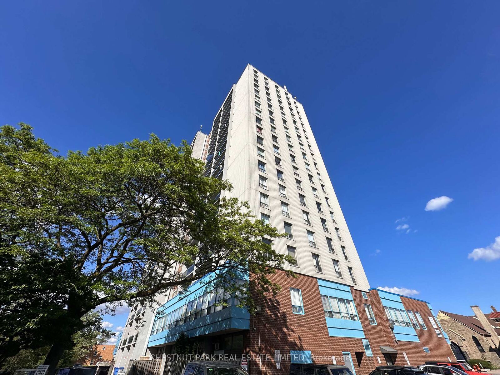 Property Photo:  150 Lakeshore Road W 1412  ON L5H 3R2 