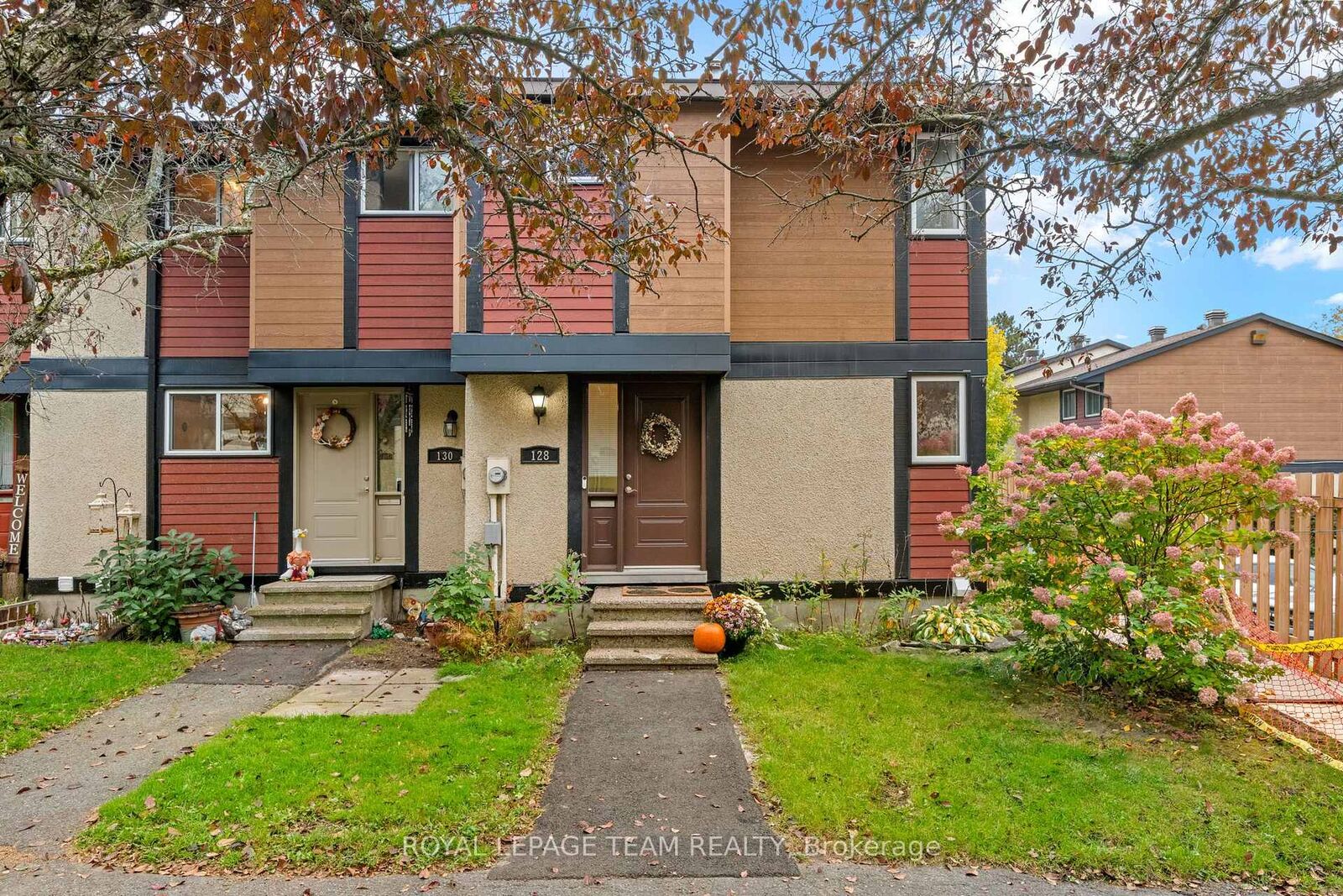 Photo de la propriété:  128 McClintock Way  ON K2L 2A4 