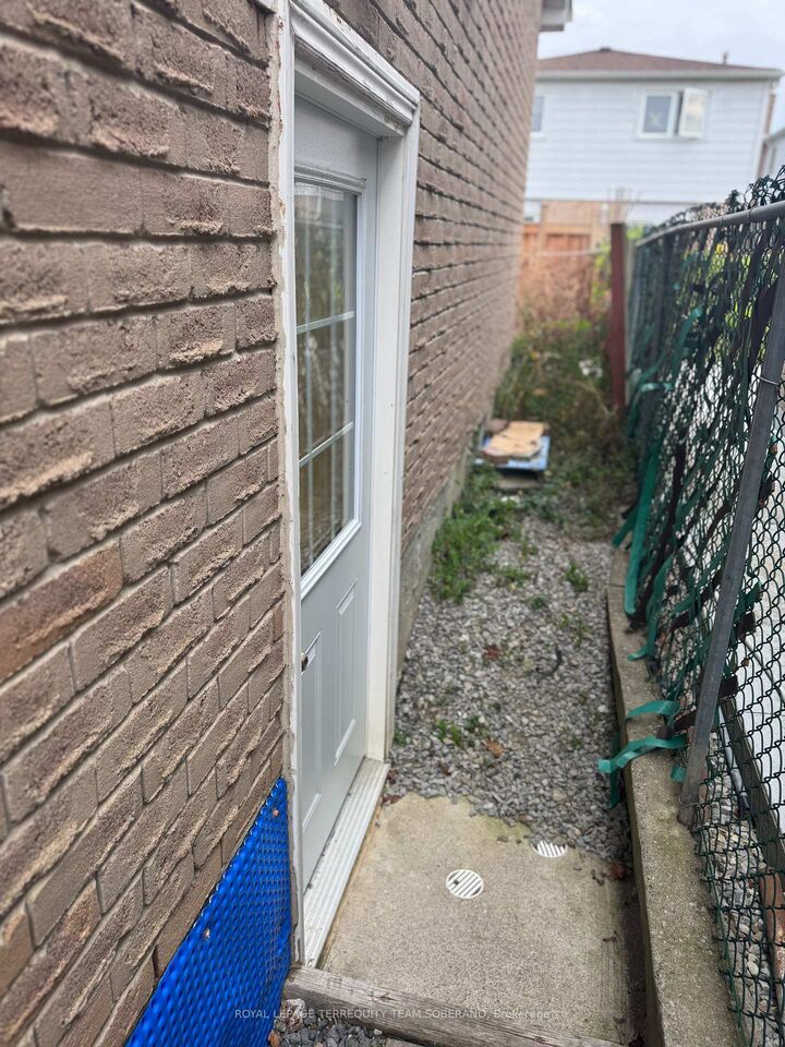 Property Photo:  147 Morton Way Bsmt  ON L6Y 2P7 