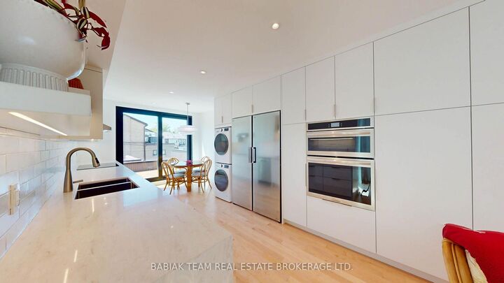 Property Photo:  149 Maria Street Upper  ON M6P 1W5 