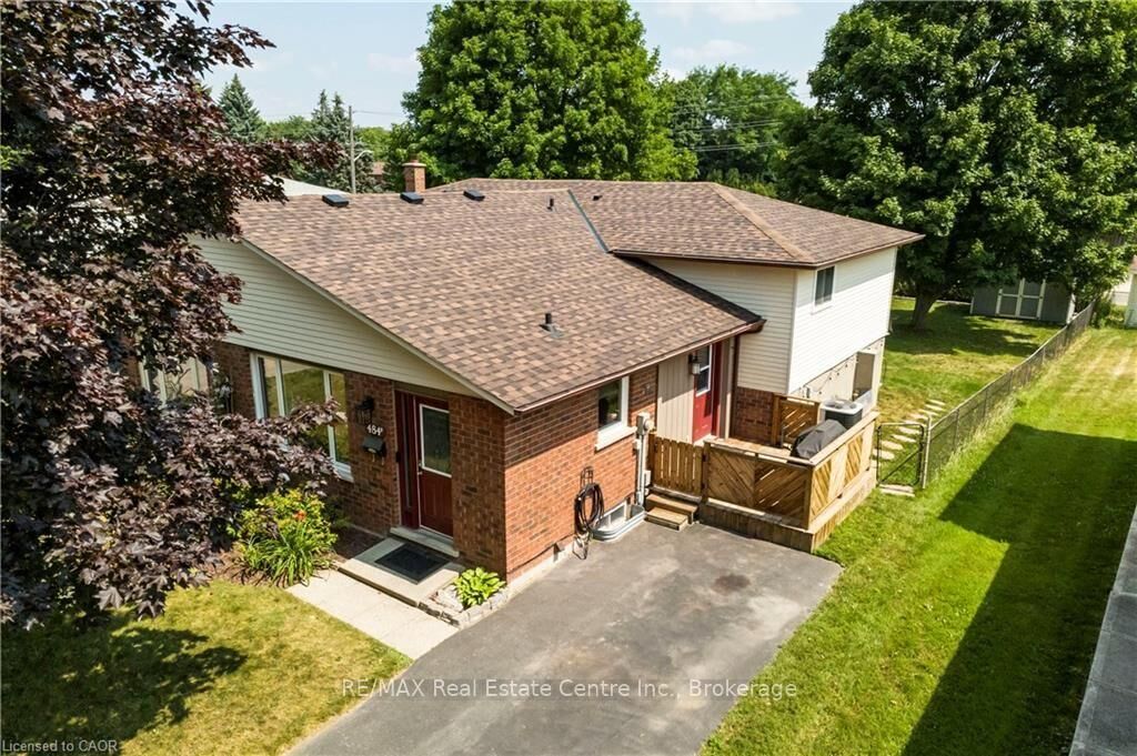 Property Photo:  484B Red Fox Road  ON N2K 2V8 