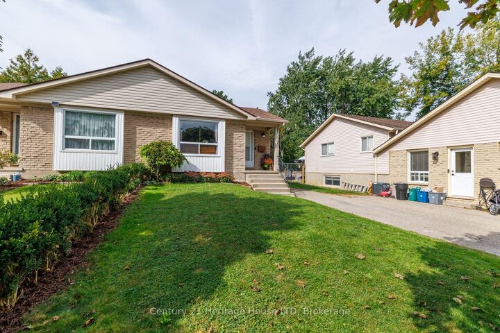 Property Photo: 7 McNicholl Circle ON L2N 7C5