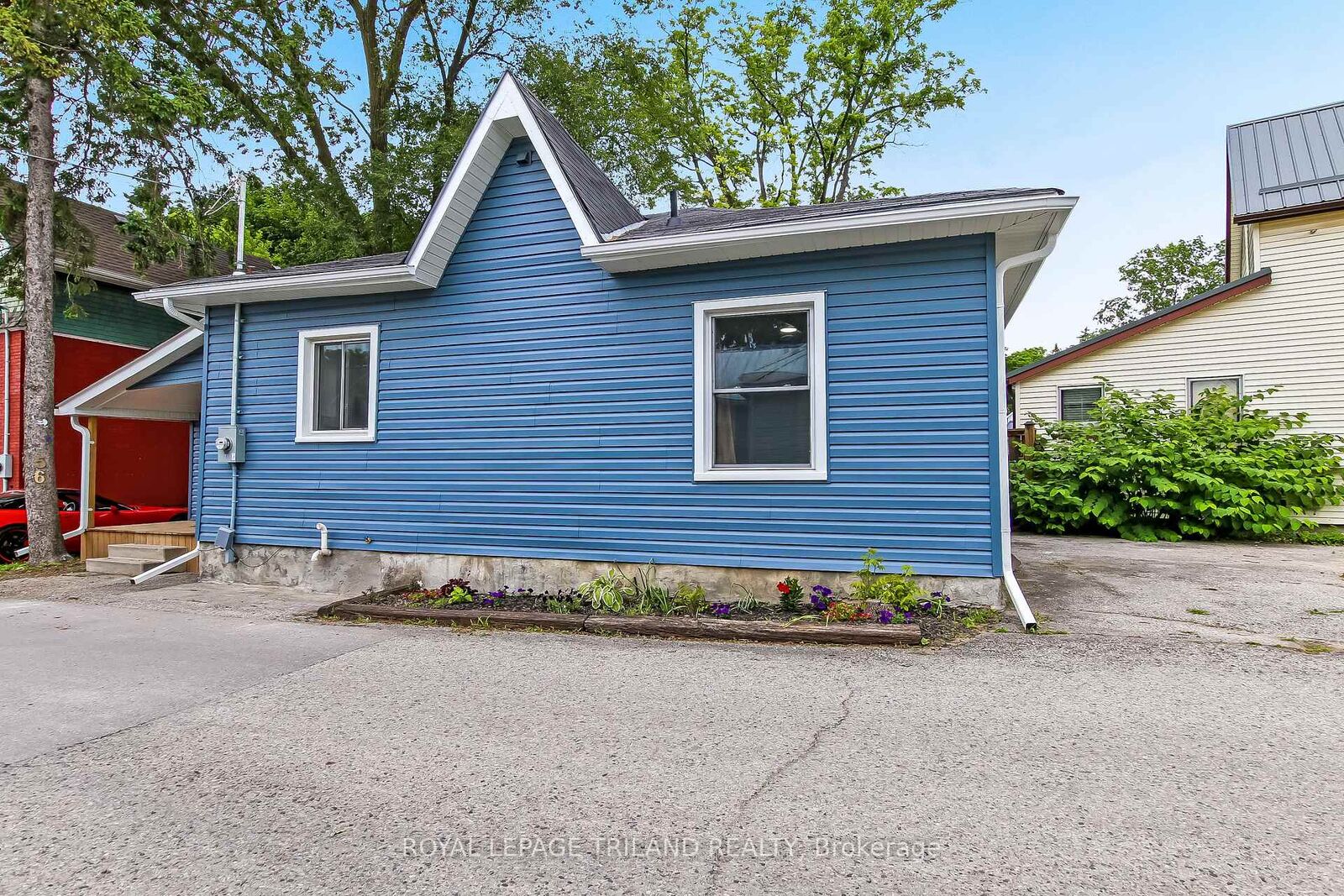 Property Photo: 56 Mondamin Street ON N5P 2V3