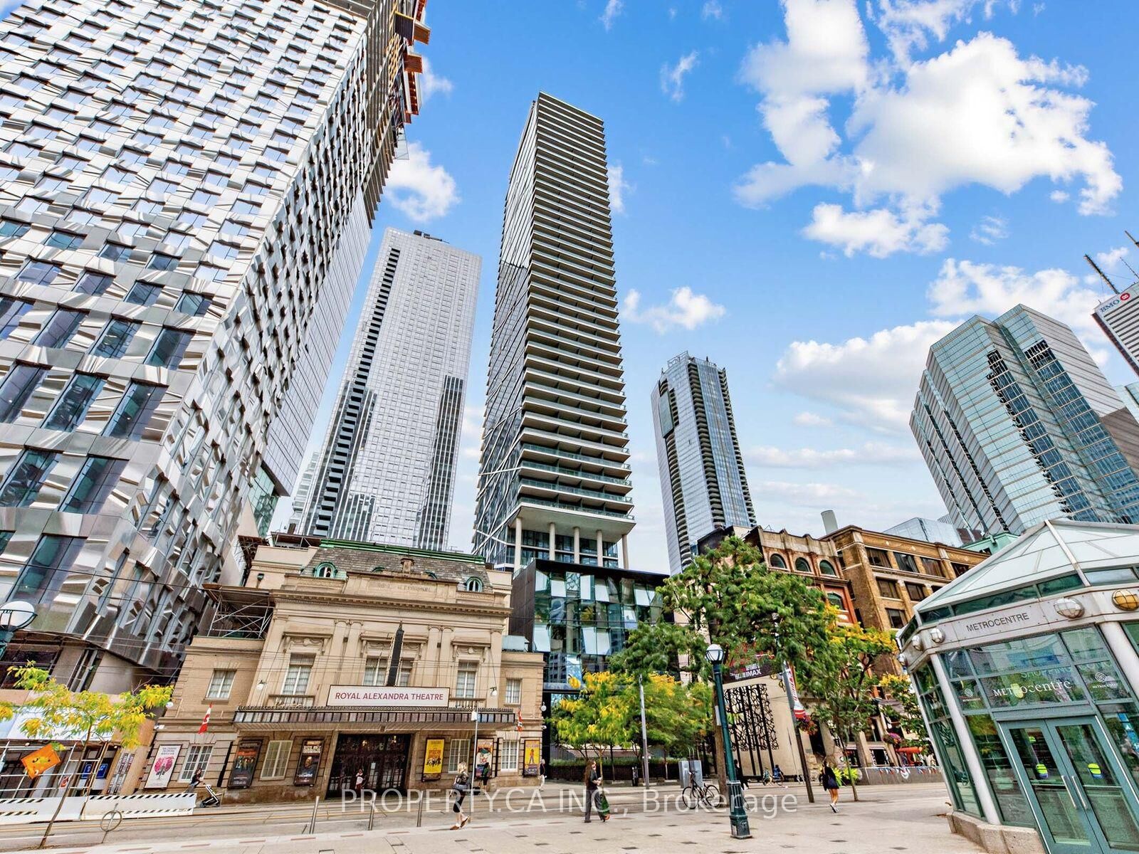 Property Photo:  224 King Street W 1506  ON M5V 1H8 