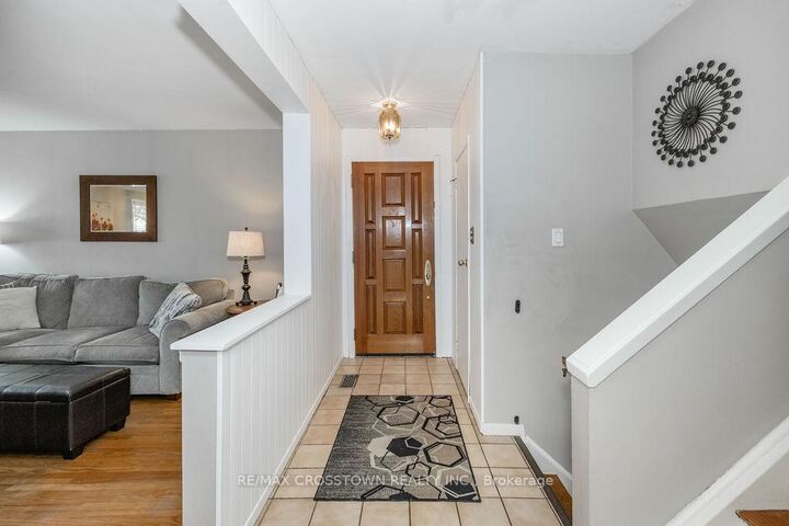 Property Photo:  865 Krosno Boulevard  ON L1W 1H2 