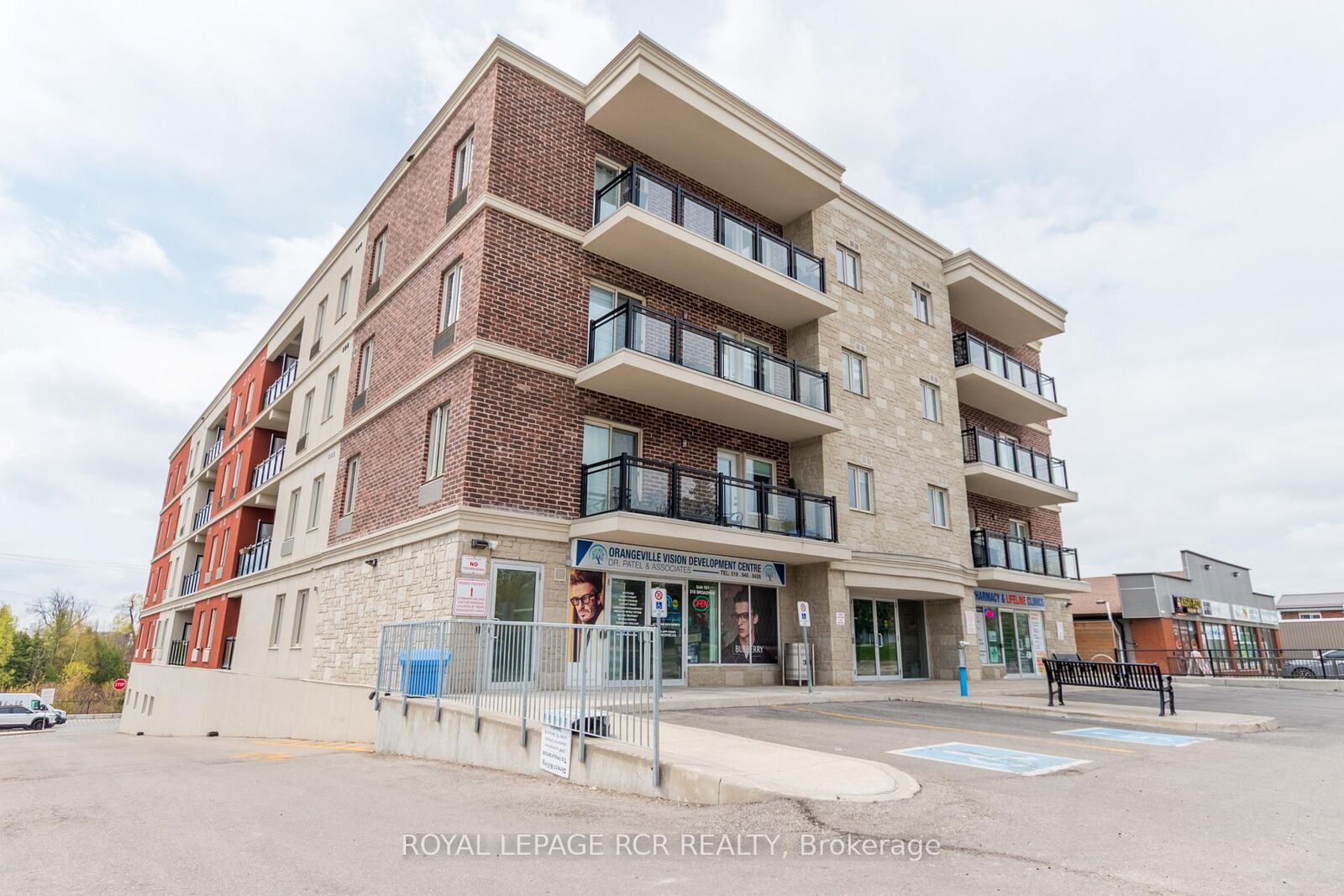 Property Photo:  310 Broadway Avenue 309  ON L9W 1L3 