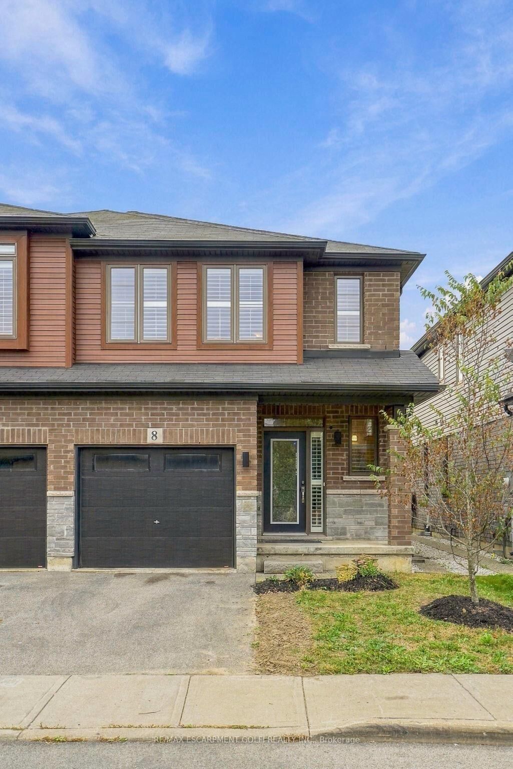 Photo de la propriété:  8 Rouley Lane  ON L9G 0G5 