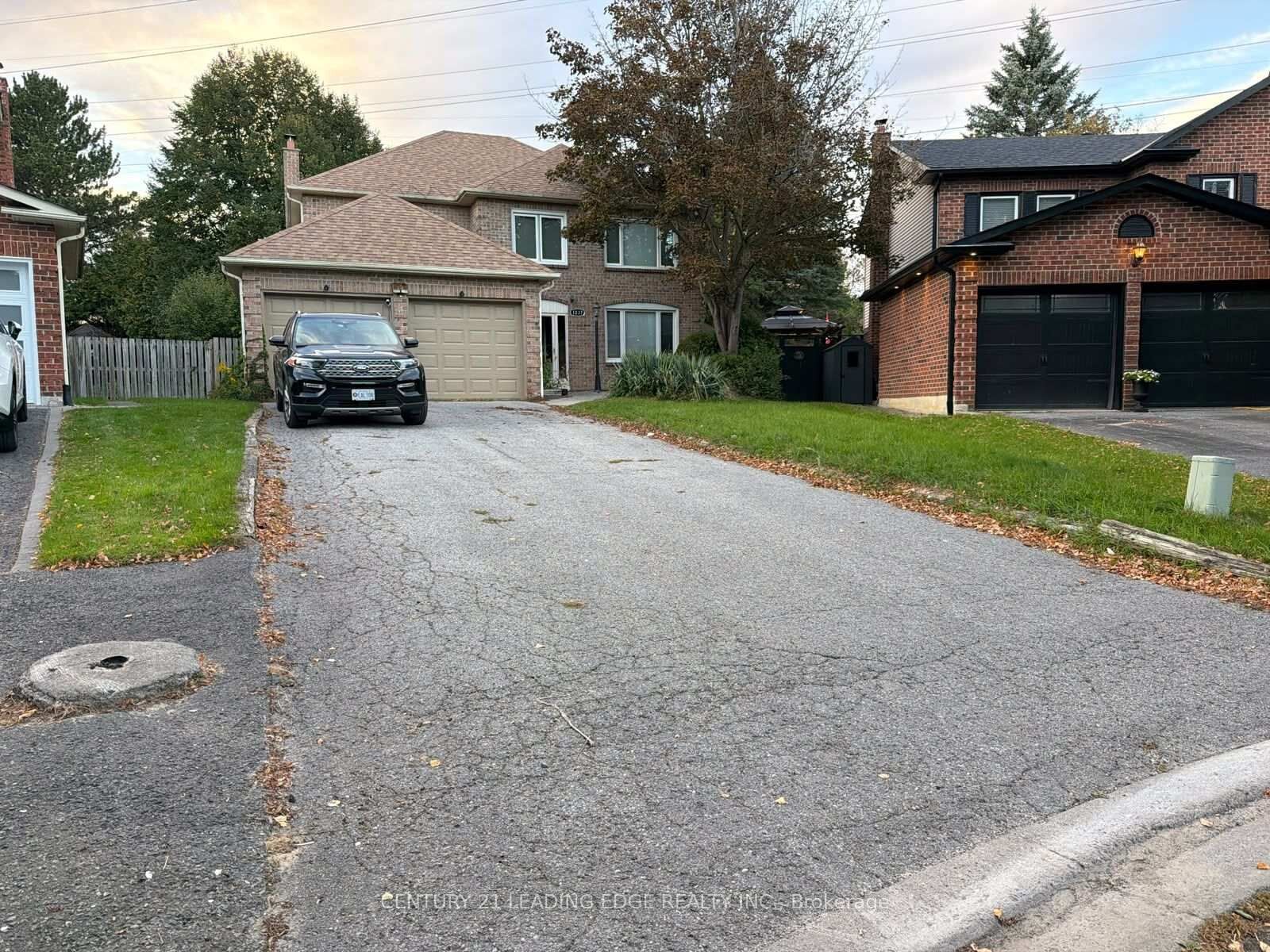 Property Photo: 1237 Fieldstone Circle Lower ON L1X 1B9