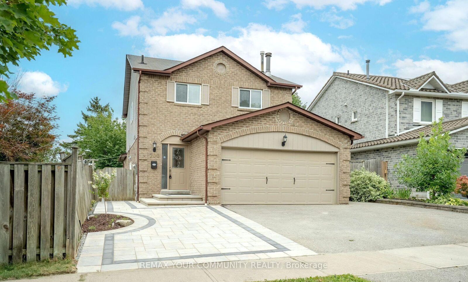 Property Photo: 700 Stonepath Circle ON L1V 3T1