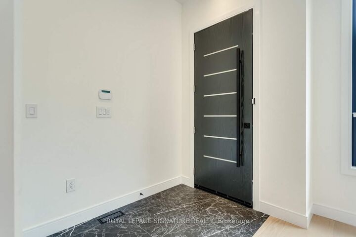 Property Photo: 511 Woburn Avenue ON M5M 1L8