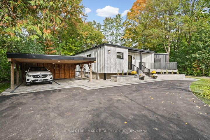 Property Photo:  14 Kaymar Drive  ON K1J 7C9 