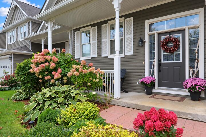 Property Photo:  44 Green Briar Drive  ON L9Y 5H9 